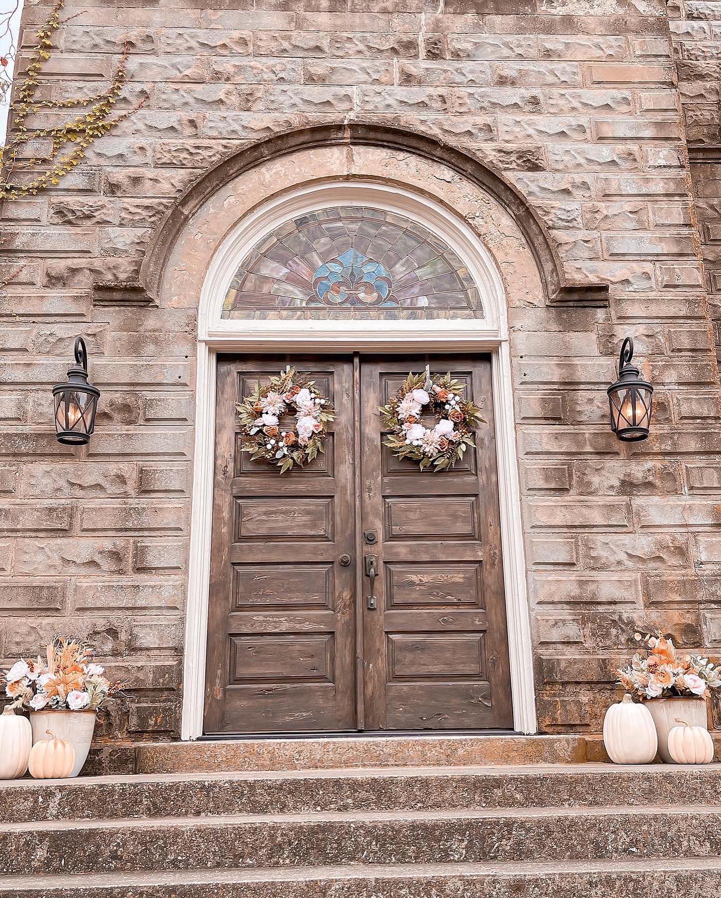 wooden doors at the 1906