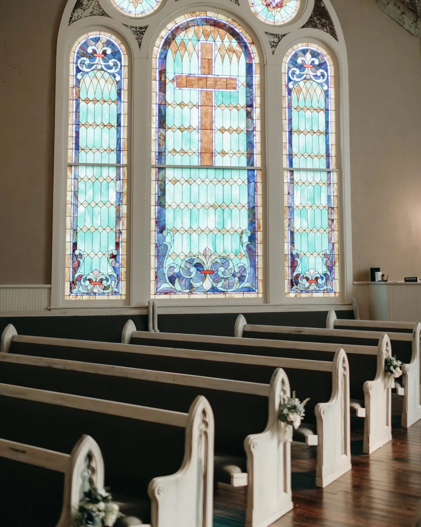 stained glass window in the 1906